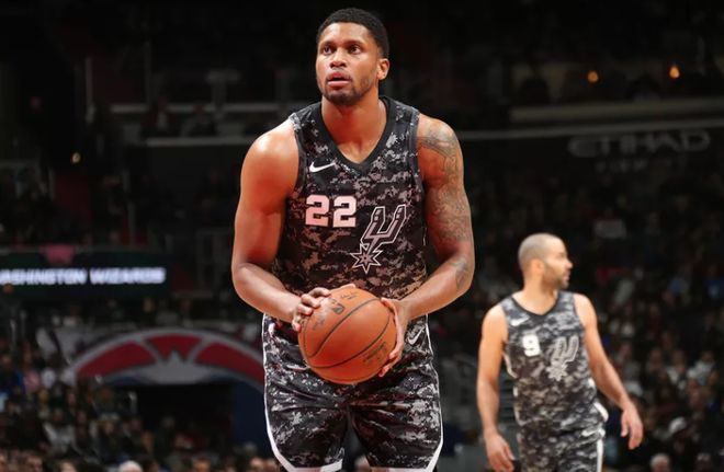 媒体上引发 媒体上引发