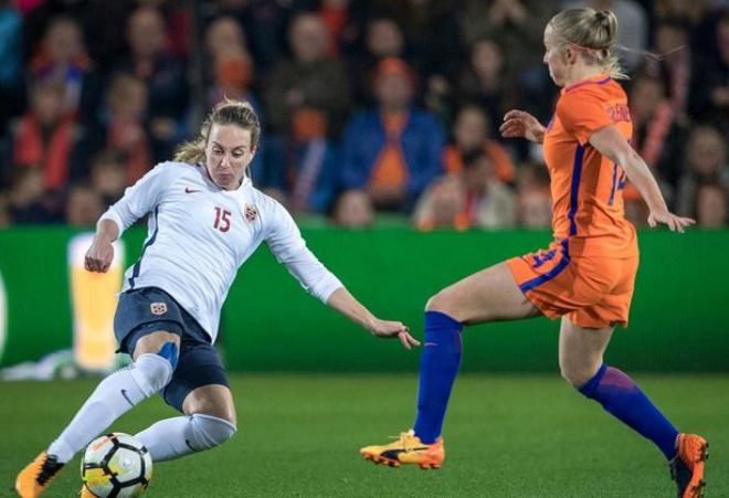 员庆祝进球 员庆祝进球