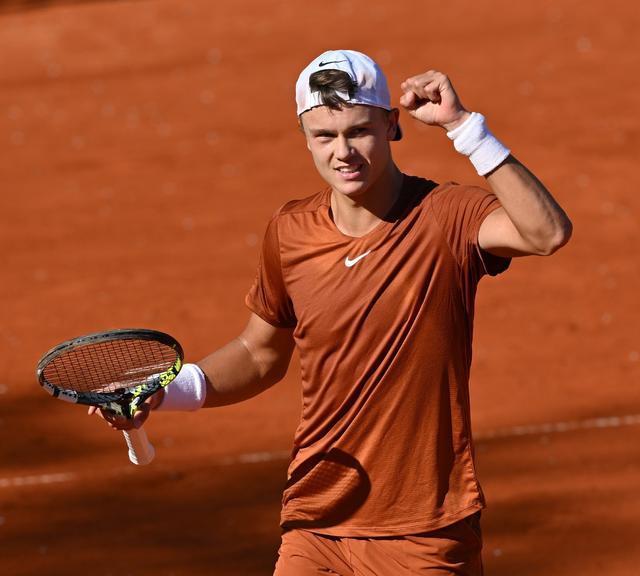 联赛的一位 联赛的一位