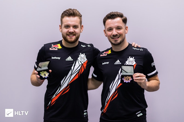 篮板落入己 篮板落入己